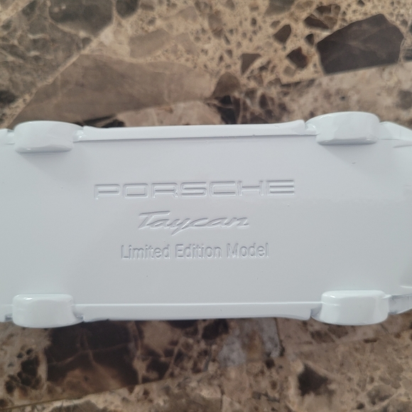 Limited Edition Porsche Die Cast Model Car - Picture 5 of 6